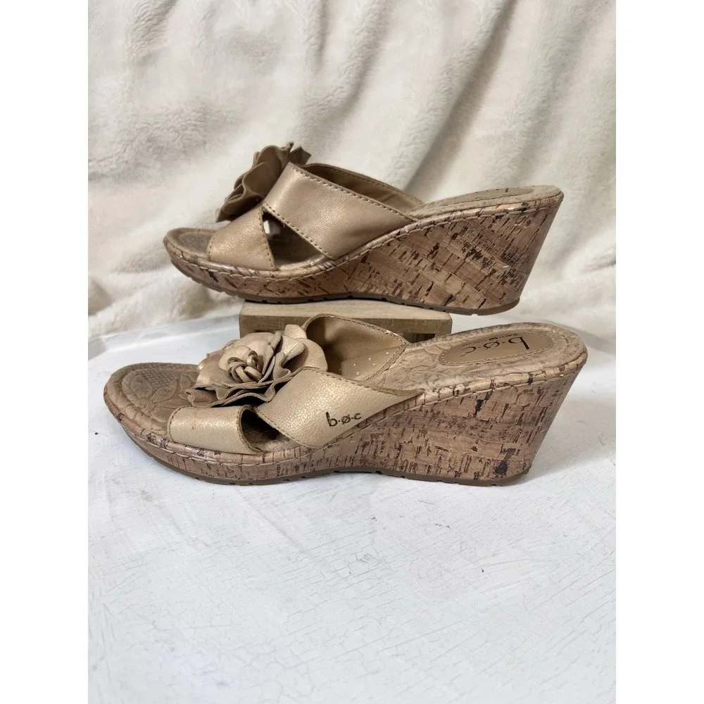 B.O.C. Born Concept Floral Wedge Slide Sandals Leather Upper Beige Size 9M